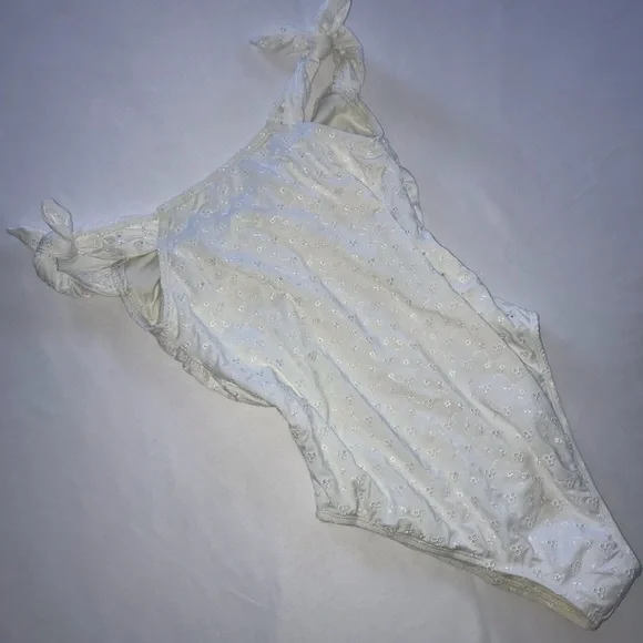 Dippin Daisys Eyelet One Piece Off Shoulder - Picture 7 of 7